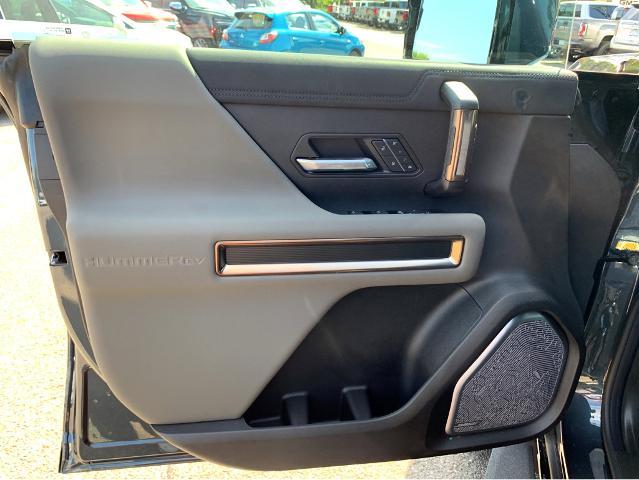 2025 GMC HUMMER EV Pickup Vehicle Photo in BEAUFORT, SC 29906-4218