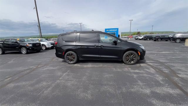 2020 Chrysler Pacifica Vehicle Photo in TULLY, NY 13159-3159