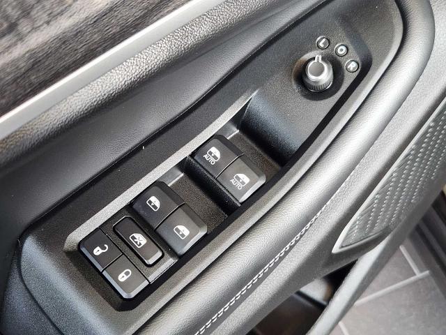 2021 Jeep Grand Cherokee L Vehicle Photo in HOUSTON, TX 77079