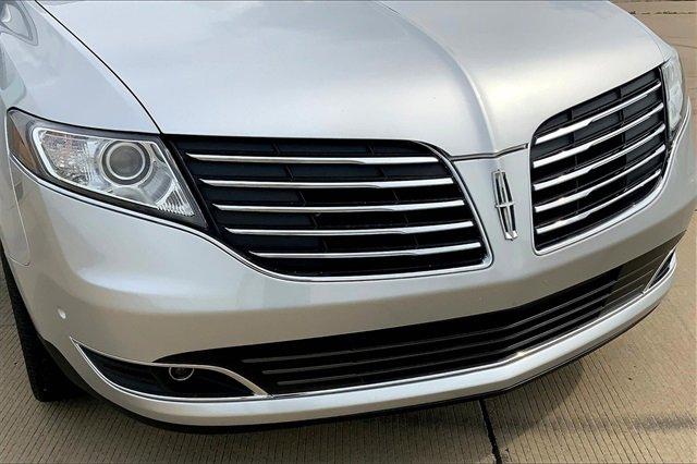 2019 Lincoln MKT Vehicle Photo in TOPEKA, KS 66609-0000