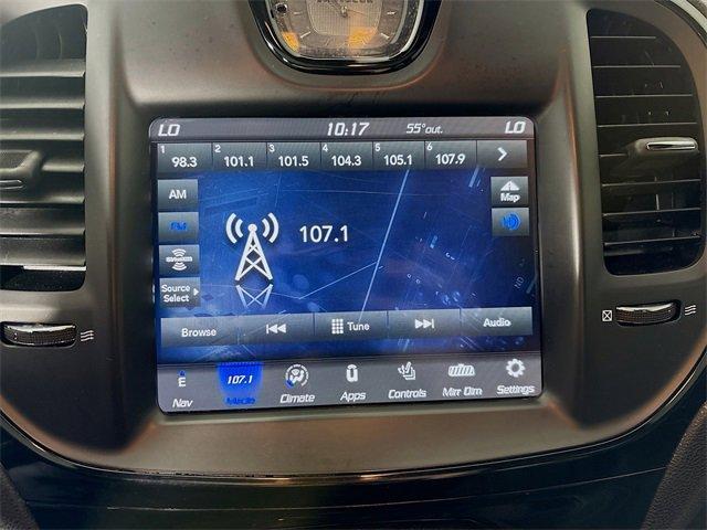 2022 Chrysler 300 Vehicle Photo in PUYALLUP, WA 98371-4149