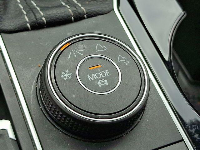 2022 Volkswagen Atlas Cross Sport Vehicle Photo in DANBURY, CT 06810-5034