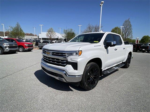 2024 Chevrolet Silverado 1500 Vehicle Photo in BENTONVILLE, AR 72712-4322