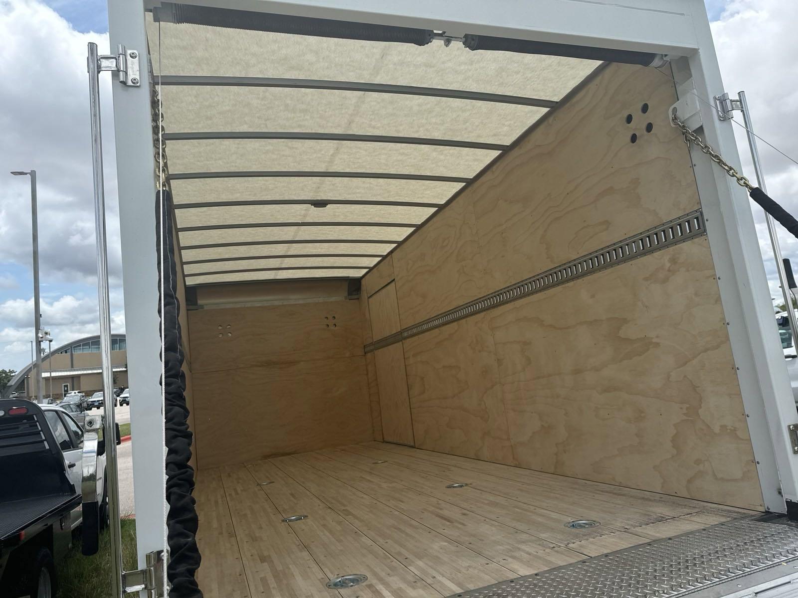 2025 Chevrolet Low Cab Forward 5500 XG Vehicle Photo in GEORGETOWN, TX 78626-7508