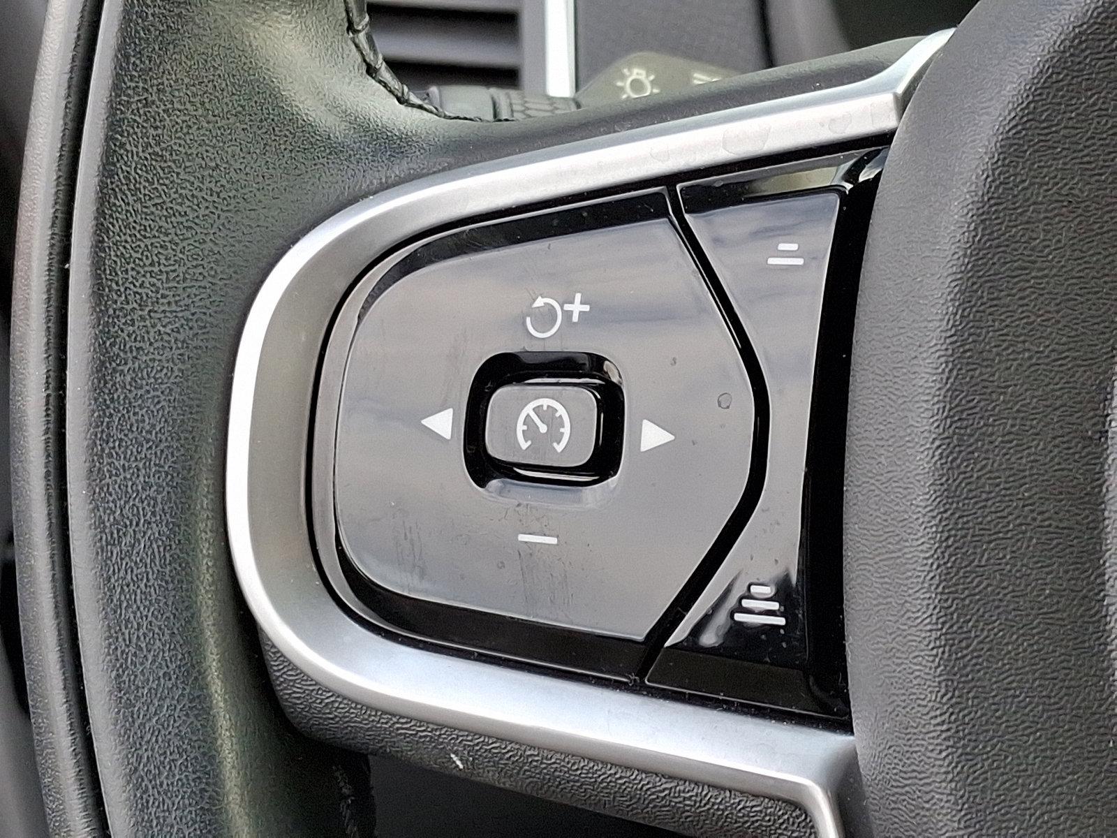 2022 Volvo XC90 Vehicle Photo in Trevose, PA 19053