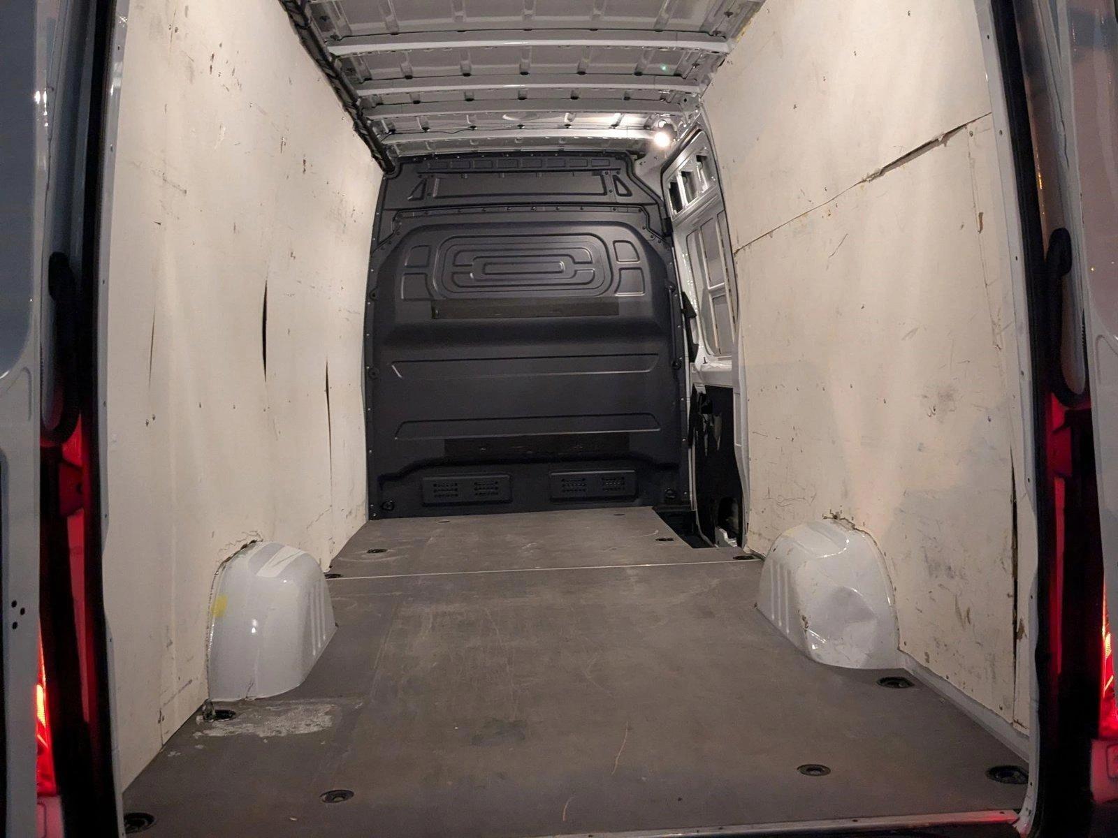 2022 Mercedes-Benz Sprinter Cargo Van Vehicle Photo in Miami, FL 33169