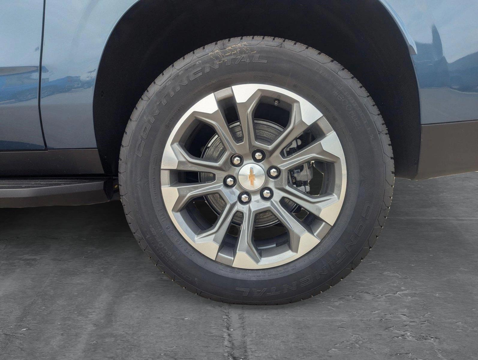 2025 Chevrolet Suburban Vehicle Photo in CORPUS CHRISTI, TX 78412-4902