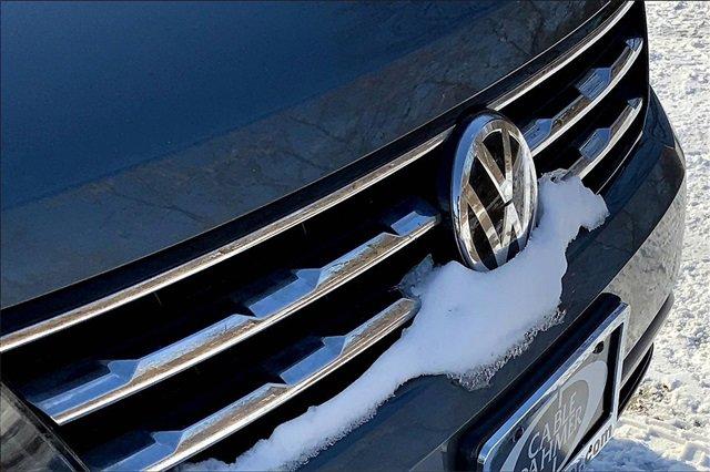 2020 Volkswagen Tiguan Vehicle Photo in KANSAS CITY, MO 64114-4545