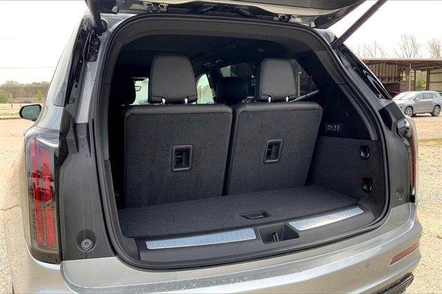 2025 Cadillac XT6 Vehicle Photo in KANSAS CITY, MO 64114-4545