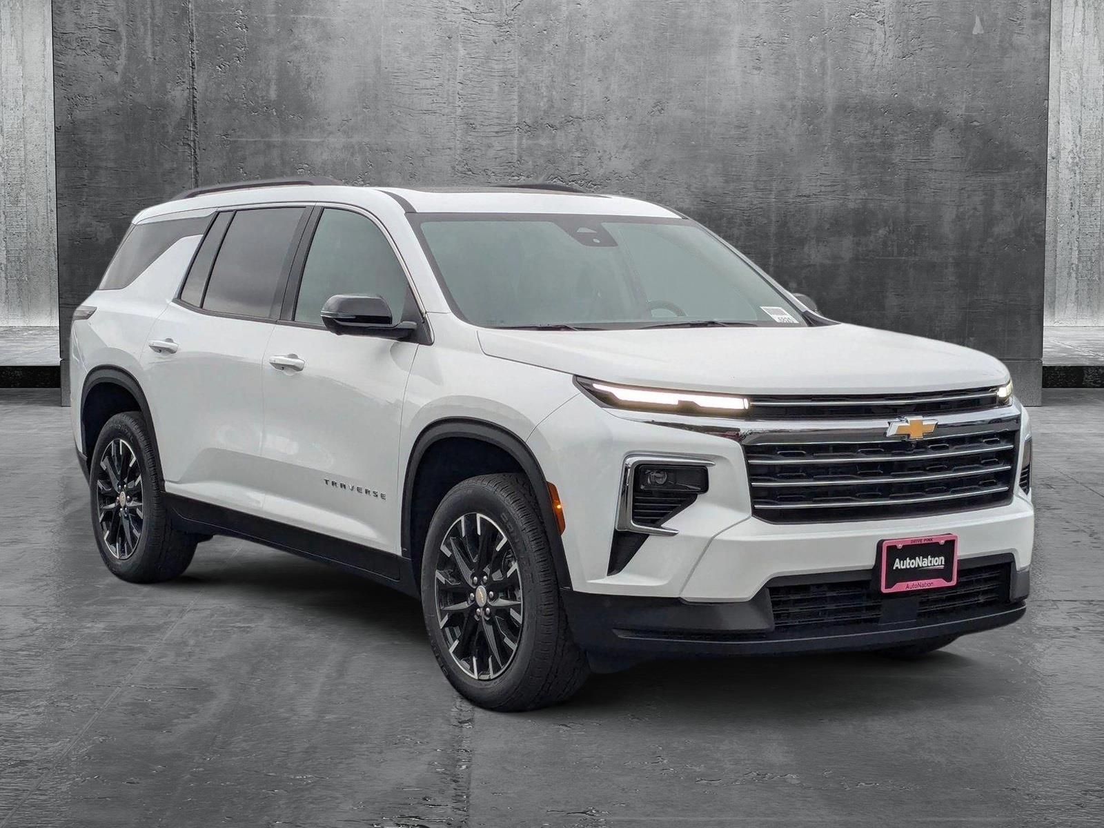 2025 Chevrolet Traverse Vehicle Photo in VALENCIA, CA 91355-1705