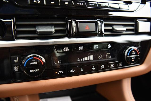 2025 Nissan Pathfinder Vehicle Photo in Ballwin, MO 63011