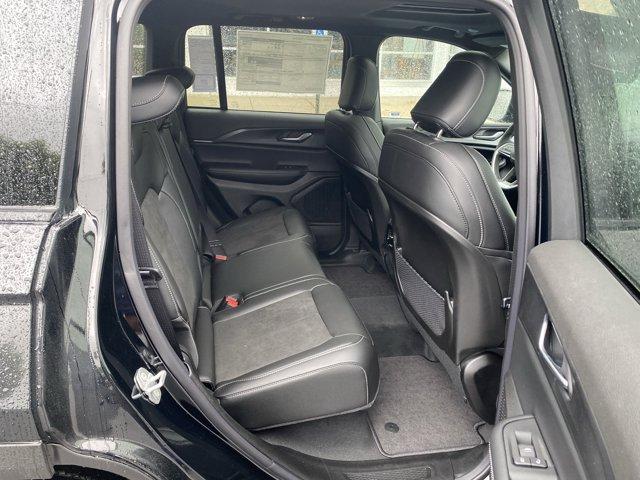 2025 Jeep Grand Cherokee Vehicle Photo in Doylsetown, PA 18901