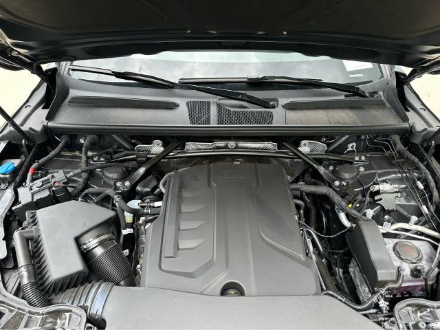 2025 Audi Q5 Vehicle Photo in HOUSTON, TX 77090