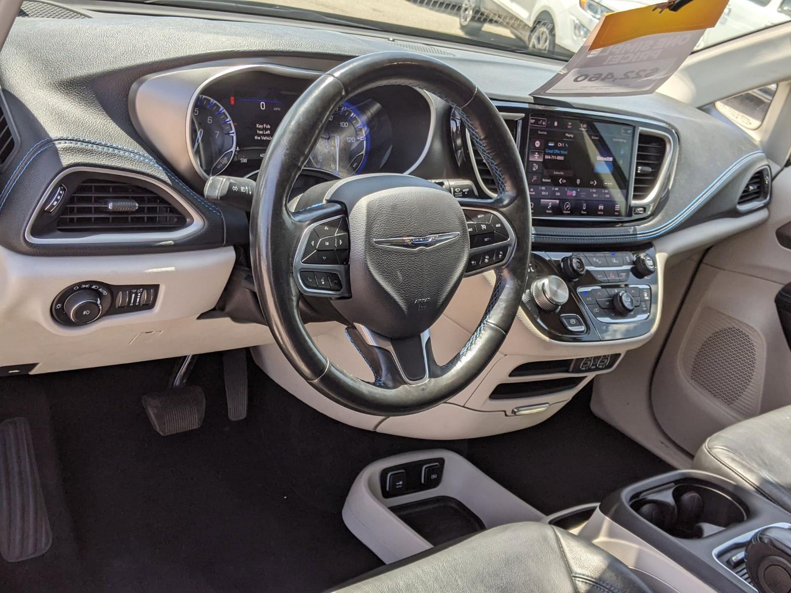2021 Chrysler Pacifica Vehicle Photo in Seguin, TX 78155