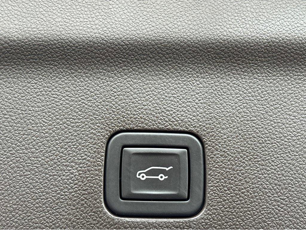 2024 Chevrolet Suburban Vehicle Photo in SAVANNAH, GA 31406-4513