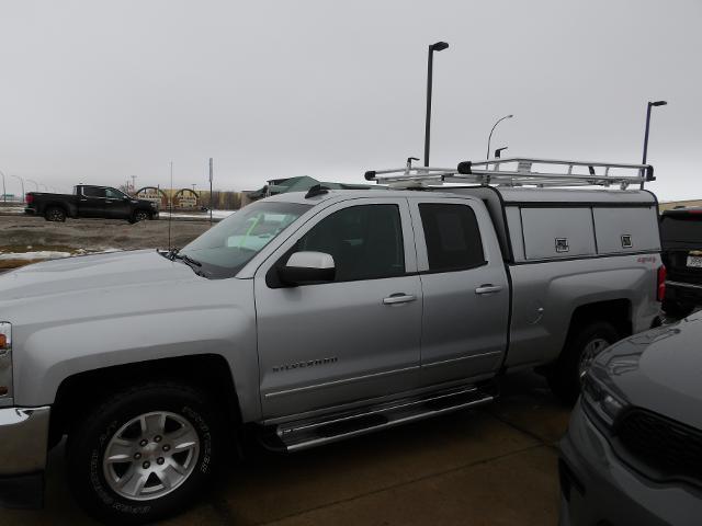 Used 2017 Chevrolet Silverado 1500 LT with VIN 1GCVKREC5HZ397901 for sale in Warroad, Minnesota