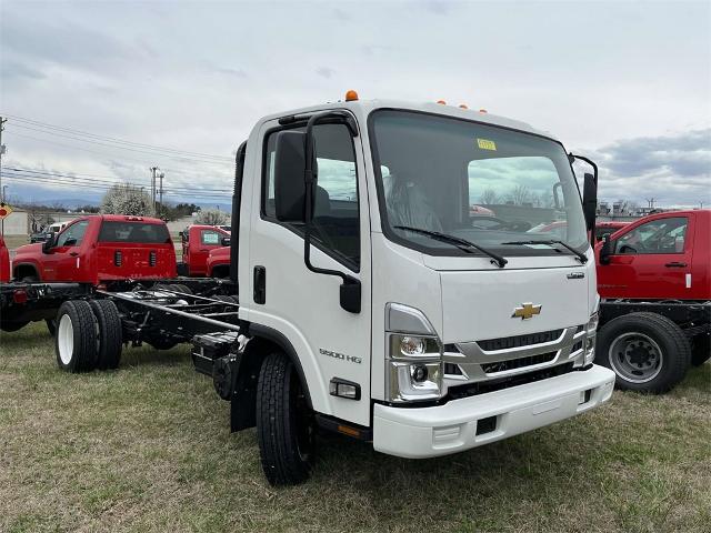 2025 Chevrolet Low Cab Forward 5500 HG Vehicle Photo in ALCOA, TN 37701-3235