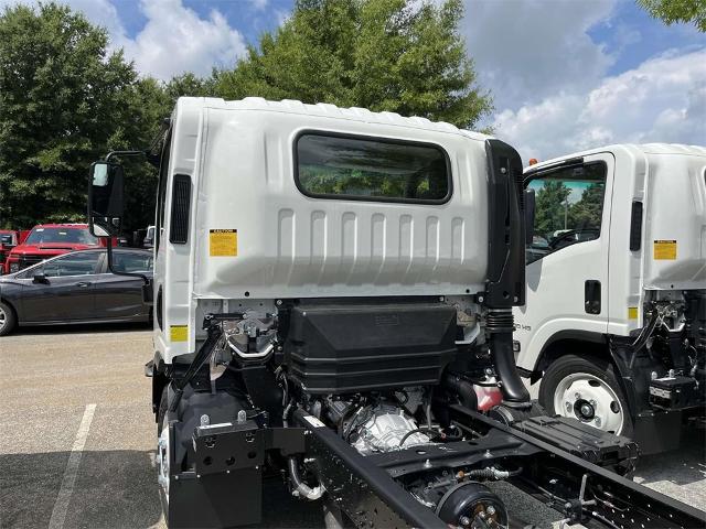 2025 Chevrolet Low Cab Forward 5500 XG Vehicle Photo in ALCOA, TN 37701-3235