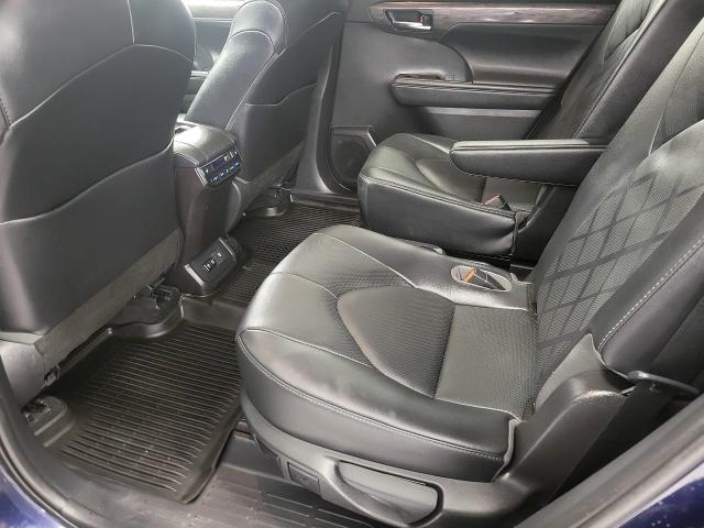 2020 Toyota Highlander Vehicle Photo in NEENAH, WI 54956-2243