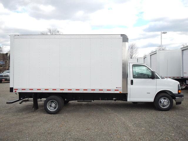 2024 Chevrolet Express Commercial Cutaway Vehicle Photo in JASPER, GA 30143-8655