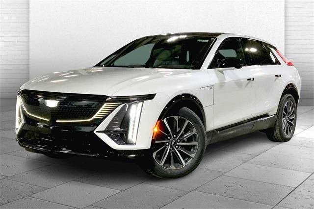 2025 Cadillac LYRIQ Vehicle Photo in KANSAS CITY, MO 64114-4545