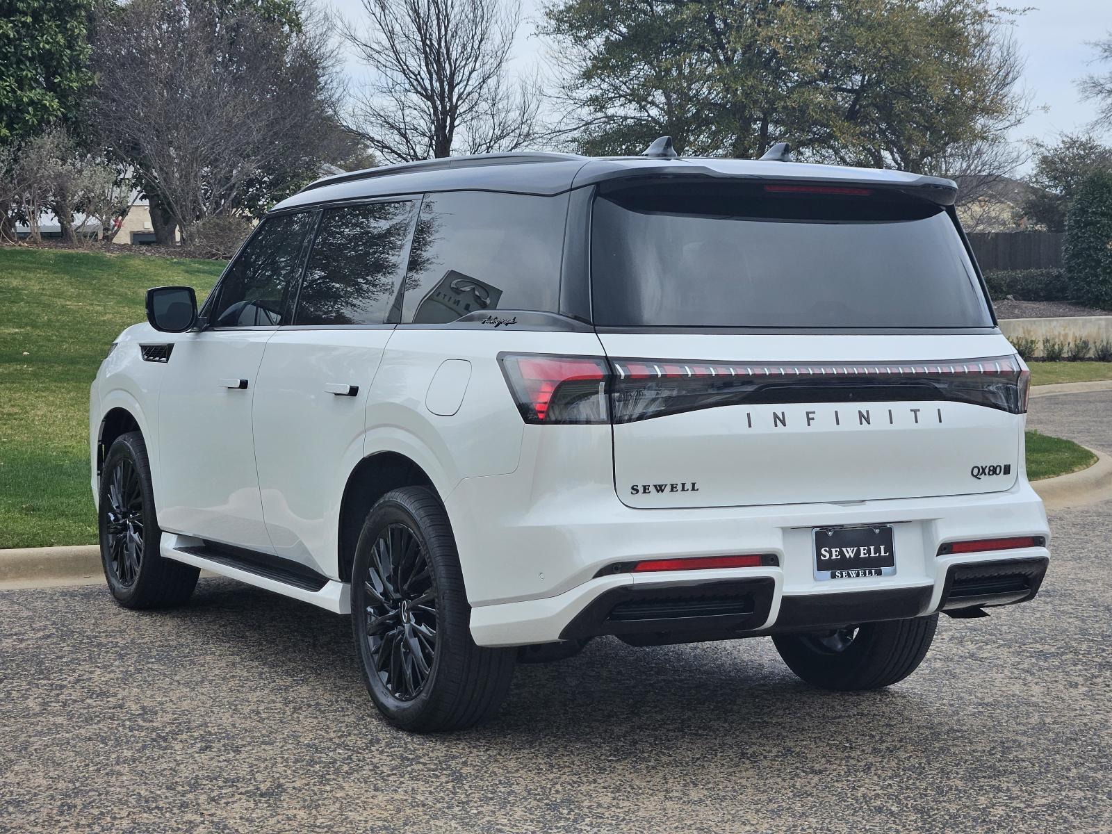 2025 INFINITI QX80 Vehicle Photo in Fort Worth, TX 76132