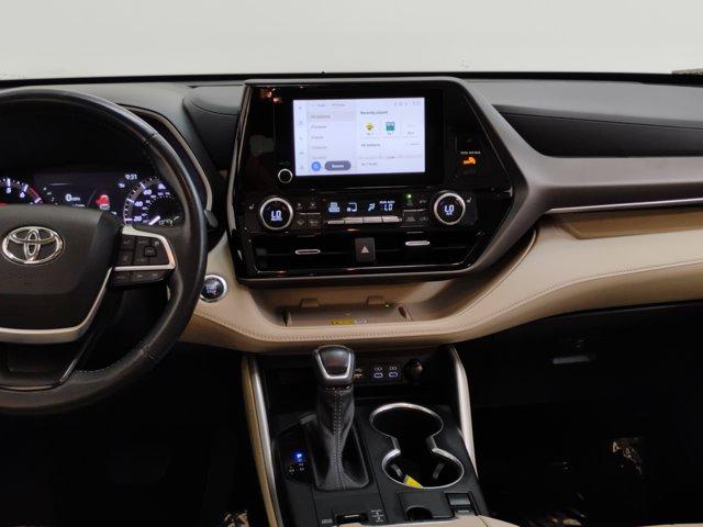 2023 Toyota Highlander Vehicle Photo in PINEVILLE, NC 28134-8495