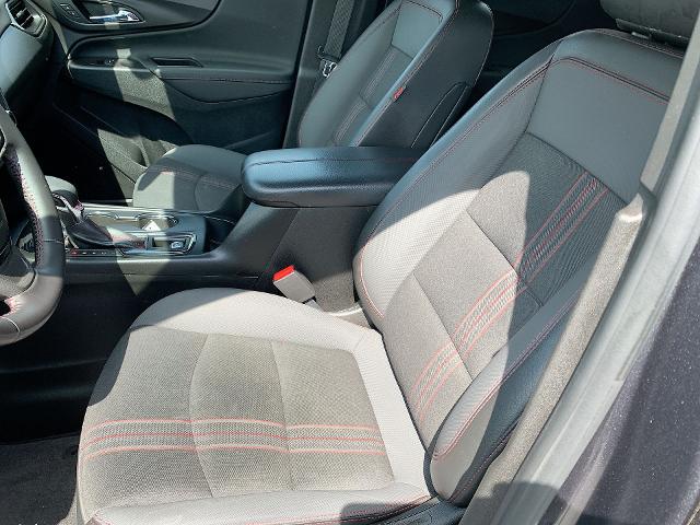 2022 Chevrolet Equinox Vehicle Photo in MOON TOWNSHIP, PA 15108-2571