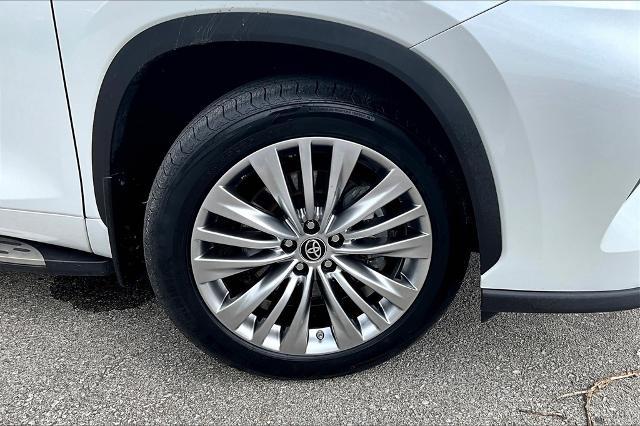 2022 Toyota Highlander Vehicle Photo in Tulsa, OK 74145