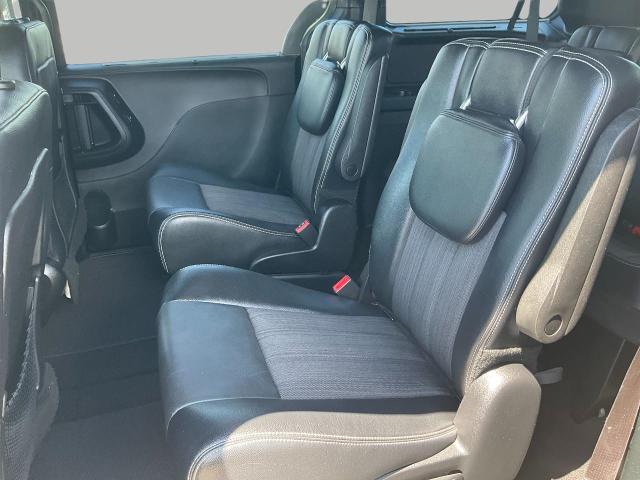 2016 Chrysler Town & Country Vehicle Photo in Kaukauna, WI 54130