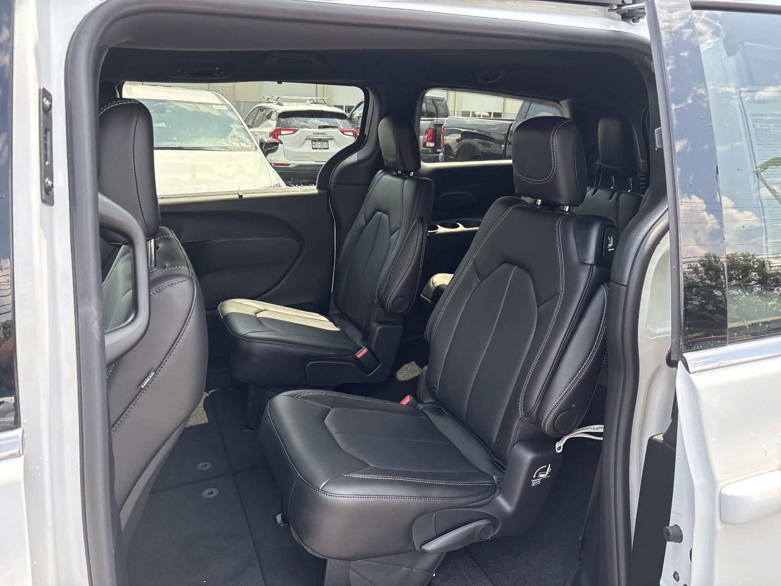 2025 Chrysler Voyager Vehicle Photo in Mechanicsburg, PA 17050-1707