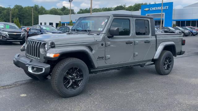 2021 Jeep Gladiator Vehicle Photo in MOON TOWNSHIP, PA 15108-2571