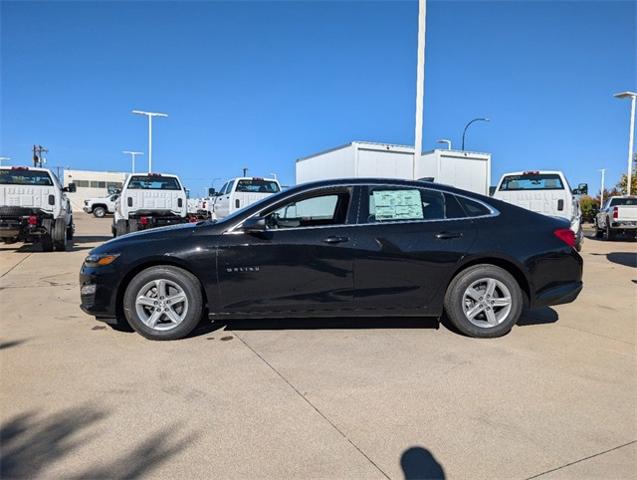 2025 Chevrolet Malibu Vehicle Photo in ENGLEWOOD, CO 80113-6708