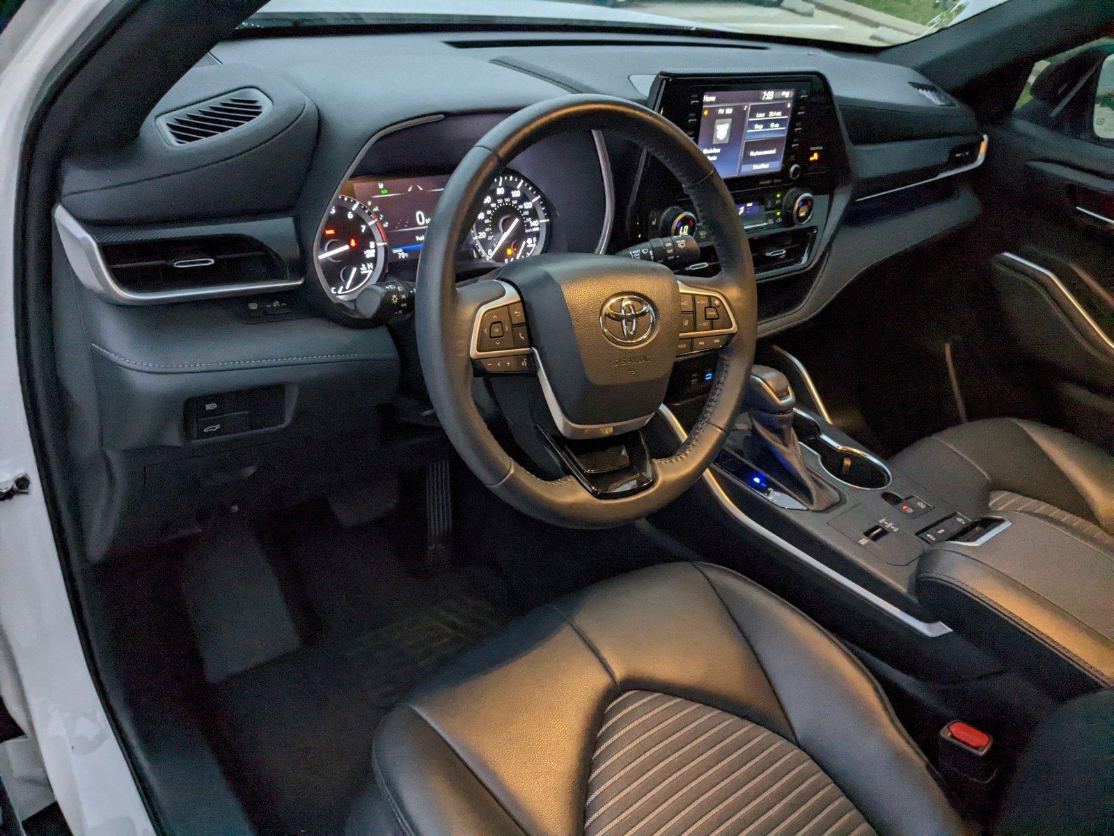 2022 Toyota Highlander Vehicle Photo in Davie, FL 33331