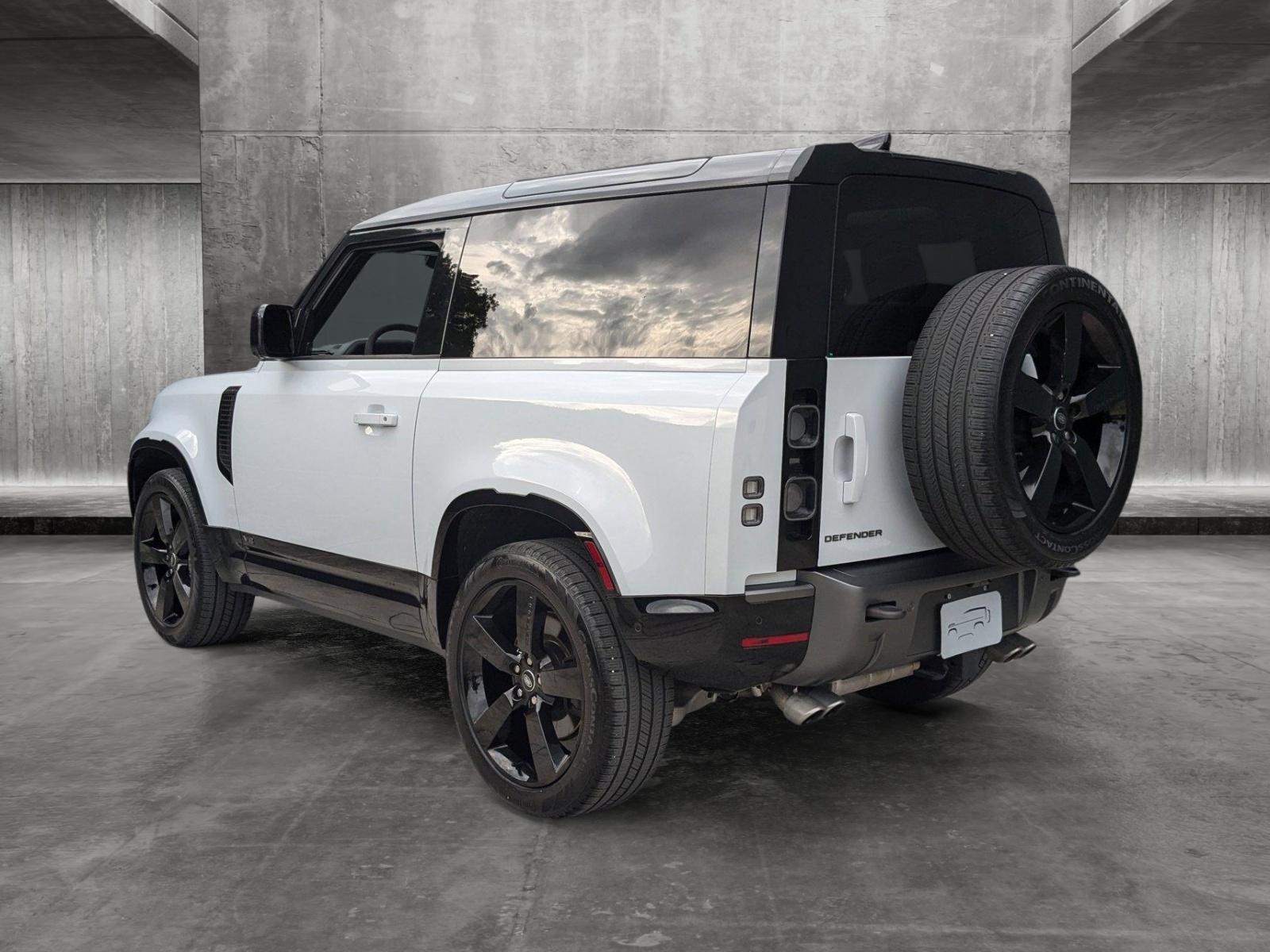 2023 Land Rover Defender Vehicle Photo in Pompano Beach, FL 33064