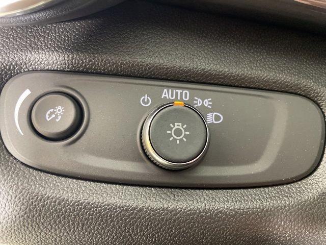 2025 Chevrolet Trax Vehicle Photo in PHOENIX, AZ 85014-3381