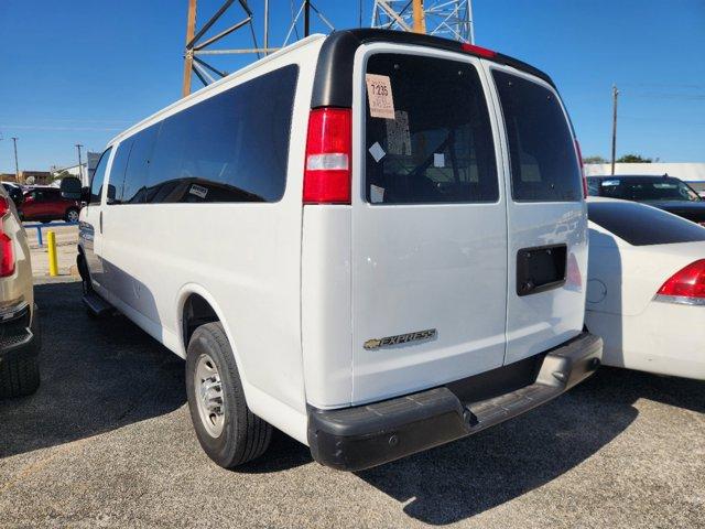 2022 Chevrolet Express Passenger 3500 Vehicle Photo in SUGAR LAND, TX 77478-0000