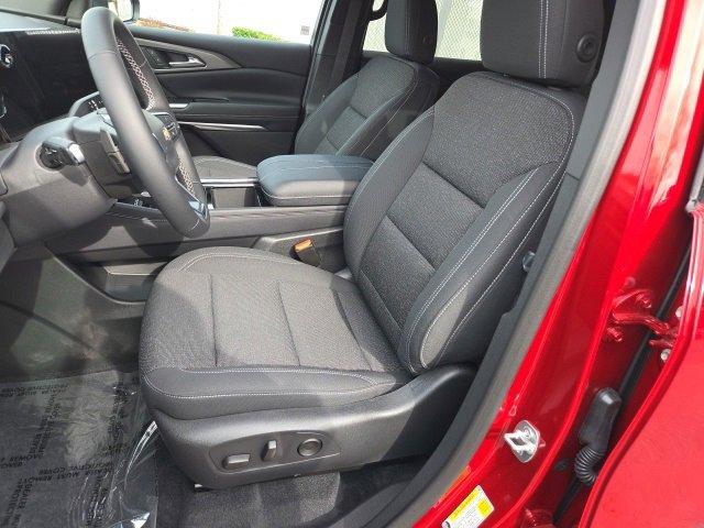 2025 Chevrolet Traverse Vehicle Photo in EVERETT, WA 98203-5662