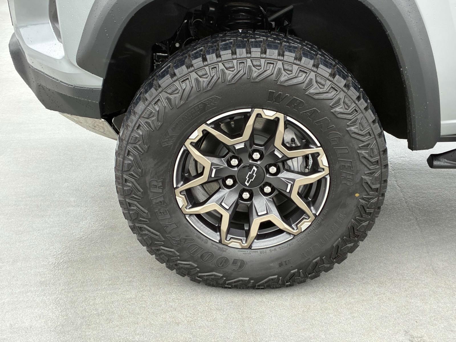 2025 Chevrolet Colorado Vehicle Photo in LOS ANGELES, CA 90007-3794