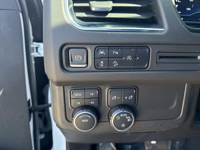2023 Chevrolet Suburban Vehicle Photo in MANHATTAN, KS 66502-5036