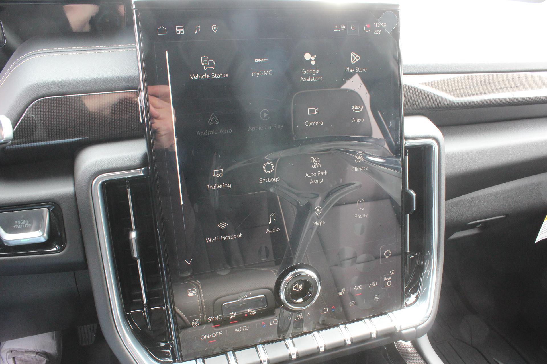 2025 GMC Yukon XL Vehicle Photo in AURORA, CO 80012-4011