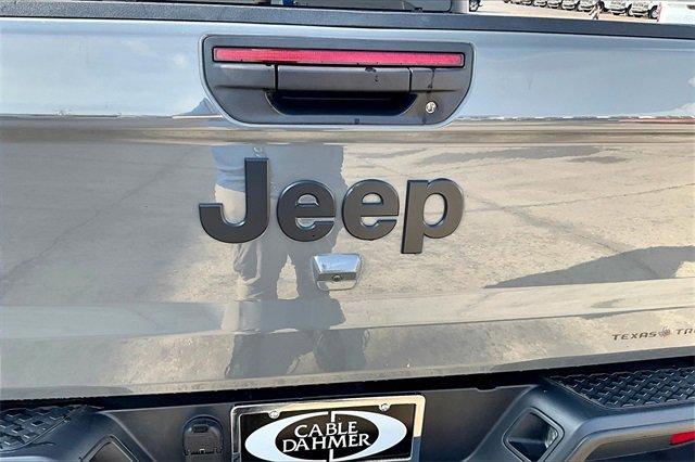 2021 Jeep Gladiator Vehicle Photo in TOPEKA, KS 66609-0000