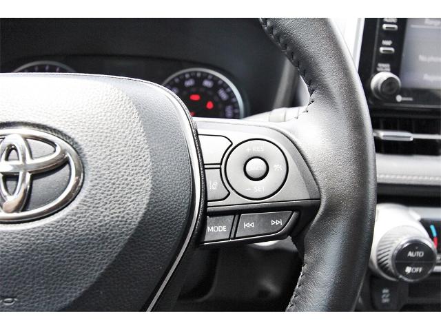 2019 Toyota RAV4 Vehicle Photo in ROSENBERG, TX 77471-5675