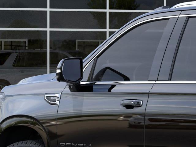 2025 GMC Yukon XL Vehicle Photo in TOPEKA, KS 66609-0000