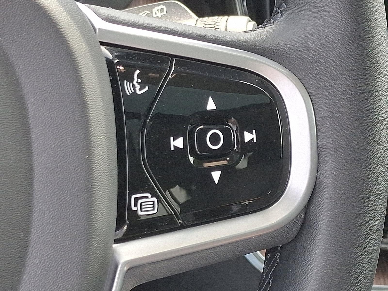 2023 Volvo XC60 Vehicle Photo in Trevose, PA 19053