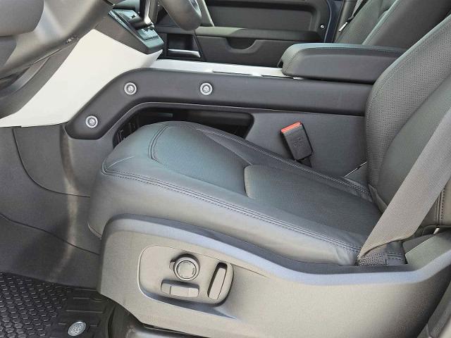 2025 Defender Vehicle Photo in AUSTIN, TX 78717