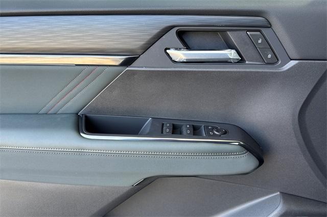 2025 GMC Acadia Vehicle Photo in ELK GROVE, CA 95757-8703