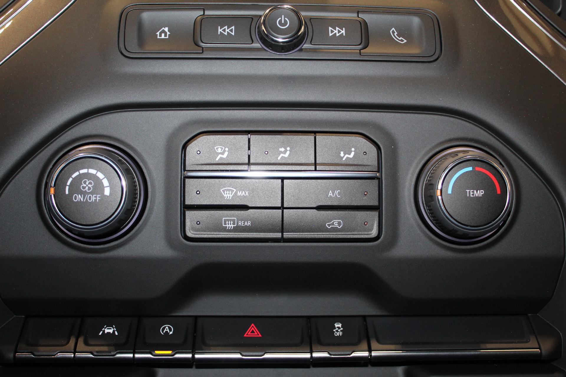 2025 Chevrolet Silverado 1500 Vehicle Photo in NORTHAMPTON, MA 01060-1120