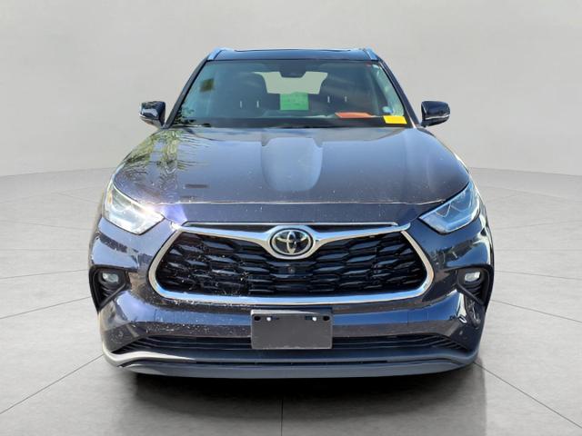 2022 Toyota Highlander Vehicle Photo in Oshkosh, WI 54904