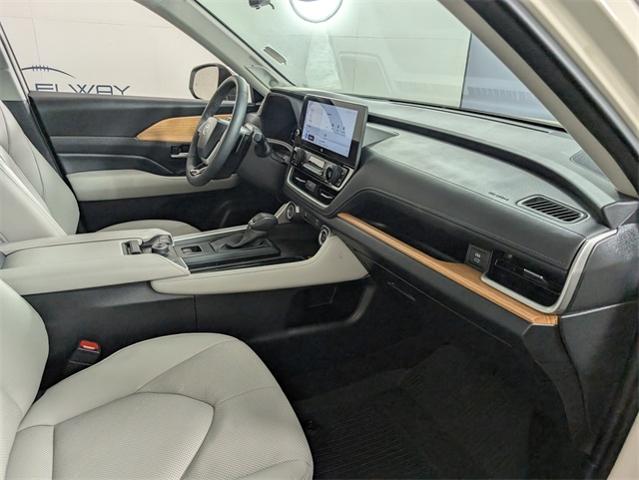 2024 Toyota Grand Highlander Vehicle Photo in ENGLEWOOD, CO 80113-6708